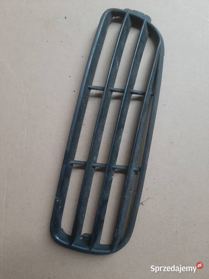 Audi 80 B4 9196 zaślepka kratka zderzaka lewa osobowe Chełm