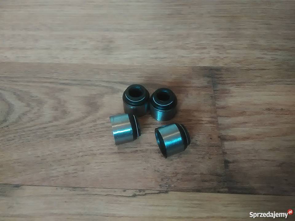 Uszczelniacz zaworu Farm Mot 250D pierścień Far nieuszkodzony Gdańsk