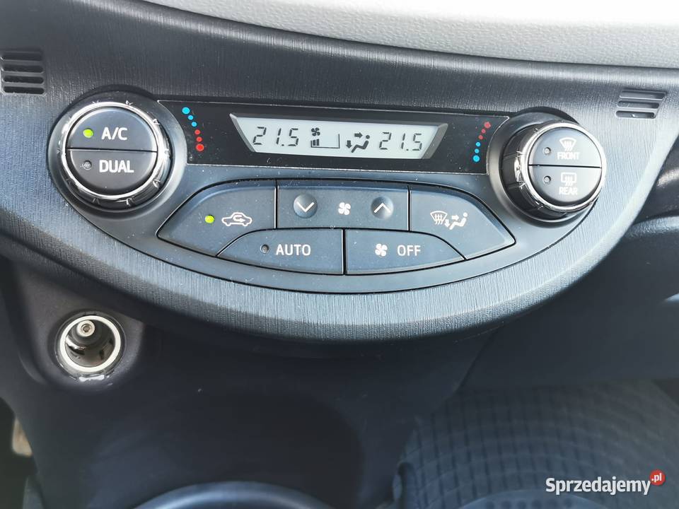 Hybrid 100 74Automat Kamera cofania Nawigacja Yaris Yaris