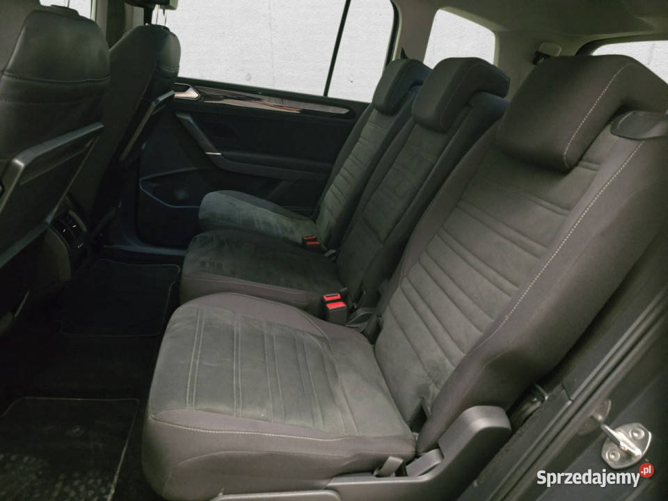Volkswagen Touran Poleasingowe BZ III 2015 pełny VAT dolnośląskie Komorniki