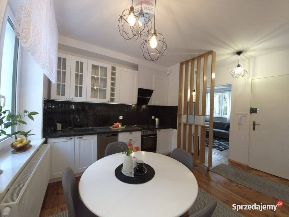 Klimatyczne mieszkanie w willi w Milanówku