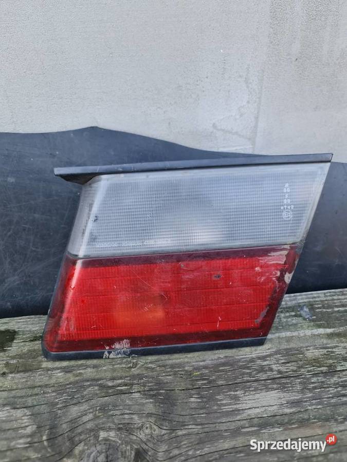 Nissan almera lampa prawy tył