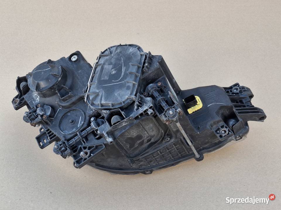 MECEDES ACTROS MP4 REFLEKTOR PRAWY ORYGINALNY Lampy przednie Bieleń