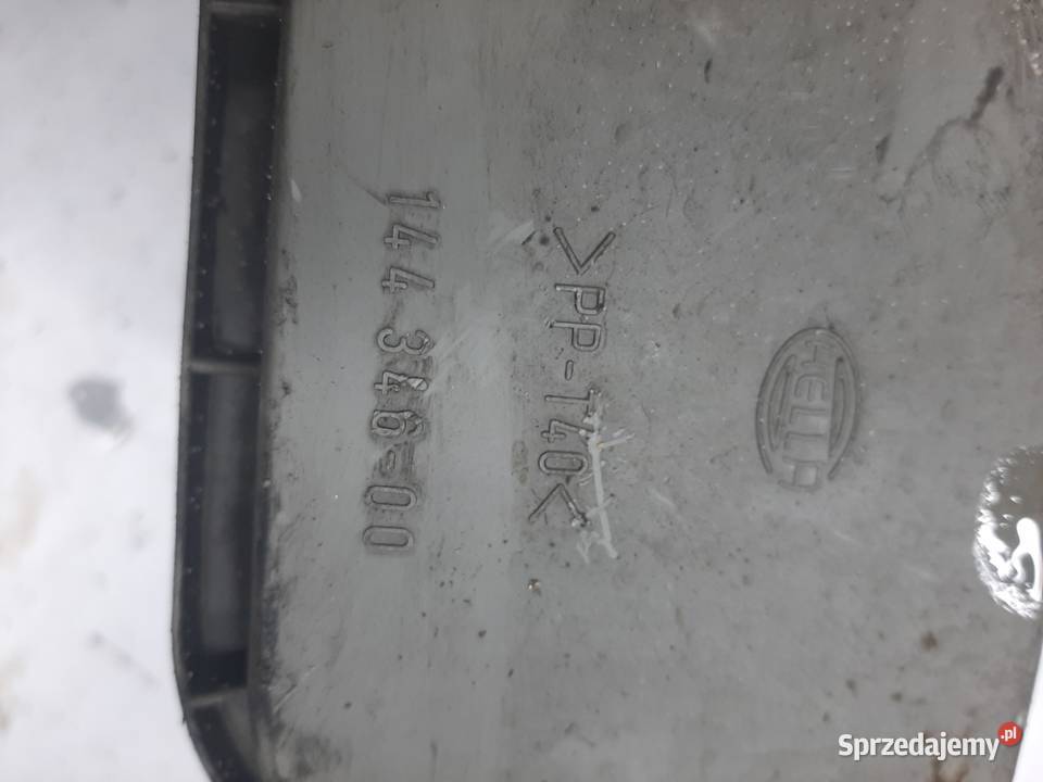 MercedesBenz E W210 prawy dekielek osłona lampy Ksawerów