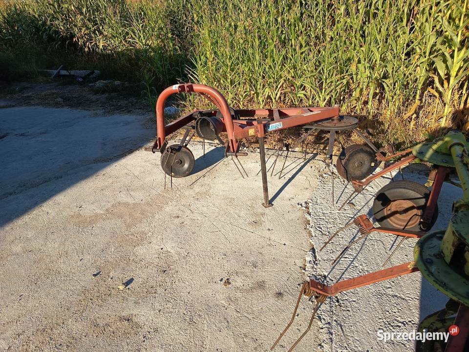 Przegrabiarka do siana pajak Zgrabiarki i przetrząsacze Grabów nad Prosną