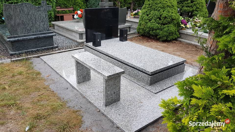 Nagrobek na grobowiec z posadzką strzegomski