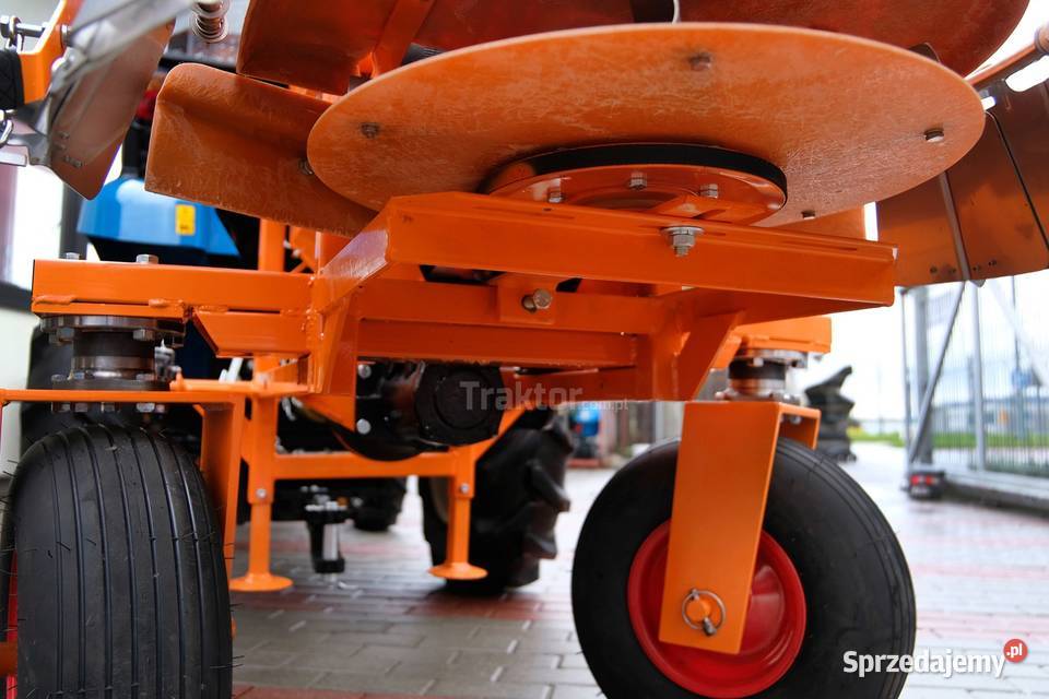 LS Tractor XJ25 HST 4x4 244 CAB pług do śniegu Skrzynia biegów Automatyczna Tajęcina sprzedam