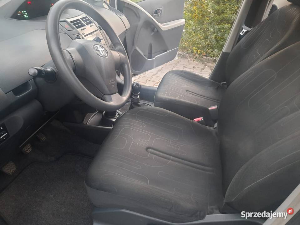TOYOTA YARIS 13 BENZYNA 101 6 BIEGÓW Chełm