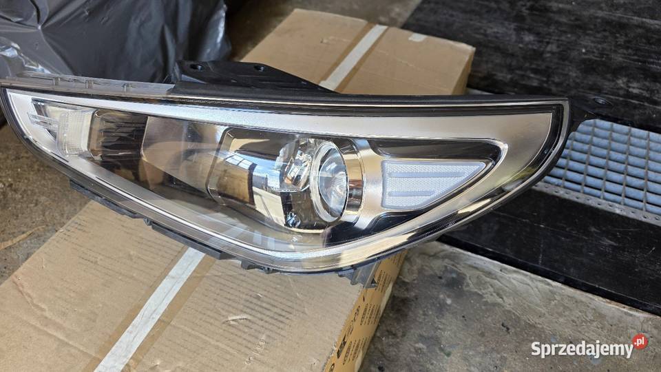 LAMPA PRZEDNIA HYUNDAI I30 III SOCZEWKA Lampy przednie