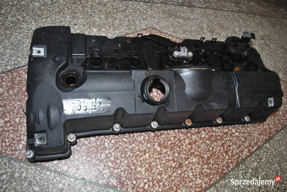 Pokrywa zaworów BMW E90 E91 E92 E93 328i 328Xi osobowe Głowice cylindrów Poręba