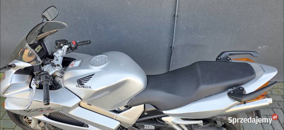 Honda vfr 800 vtec rc46 nieuszkodzony Wróblew