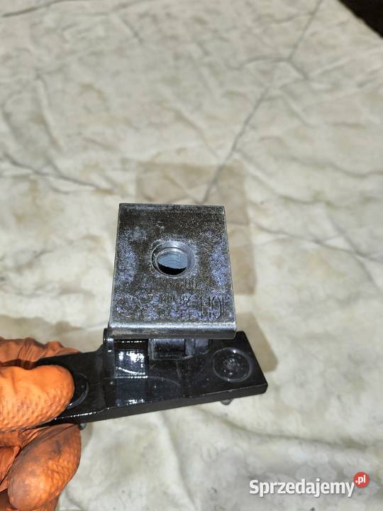 Zawias drzwi lewych tylnych BMW E60 E61 Carbon Poręba