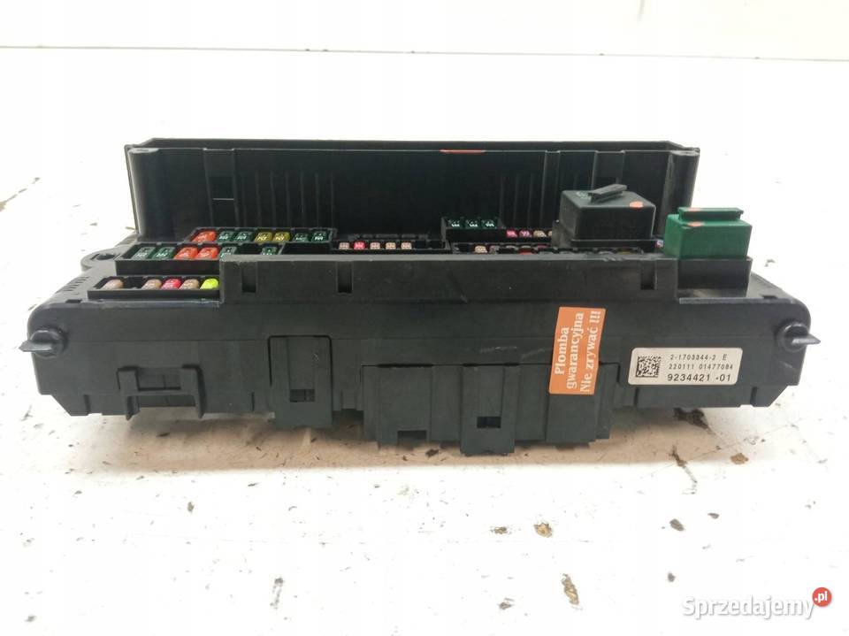 SKRZYNKA BEZPIECZNIKÓW 9234421 20 D 183 Bmw
