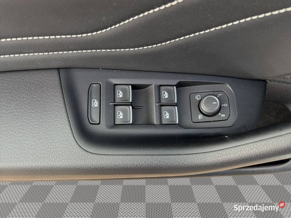 Volkswagen Passat WD4227T15 TSI Elegance DSG czujnik parkowania Passat pomorskie