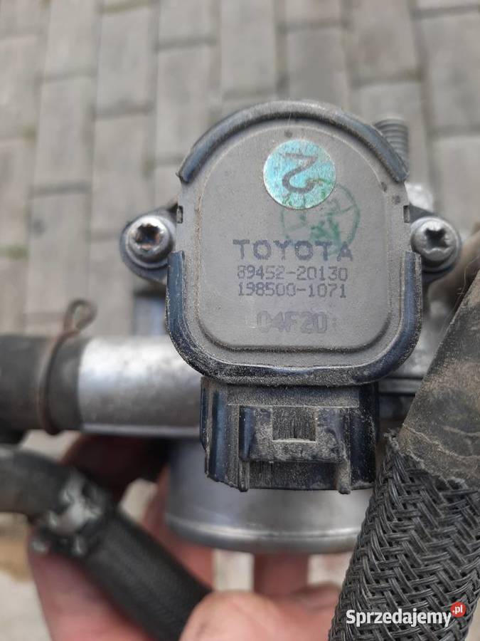 PRZEPUSTNICA TOYOTA COROLLA E12 2227022050 14 Rok produkcji 2006 Kielno