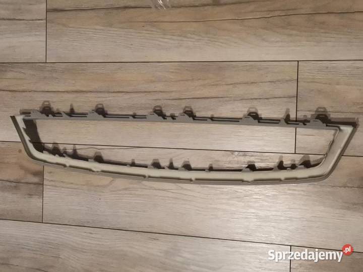 FORD FOCUS Mk2 Ramka Atrapa Grill Zderzaka Przód