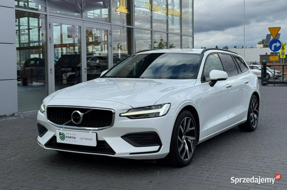 Volvo V60 20 turbo benzynaniski przebiegautomat światła przeciwmgielne