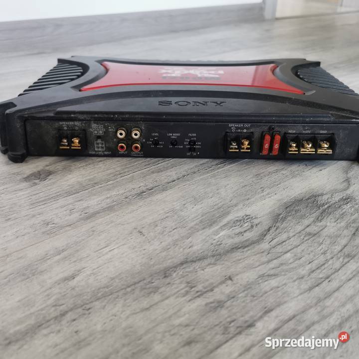 Sprzedam zestaw wzmacniacz subwoofer i radio świętokrzyskie sprzedam