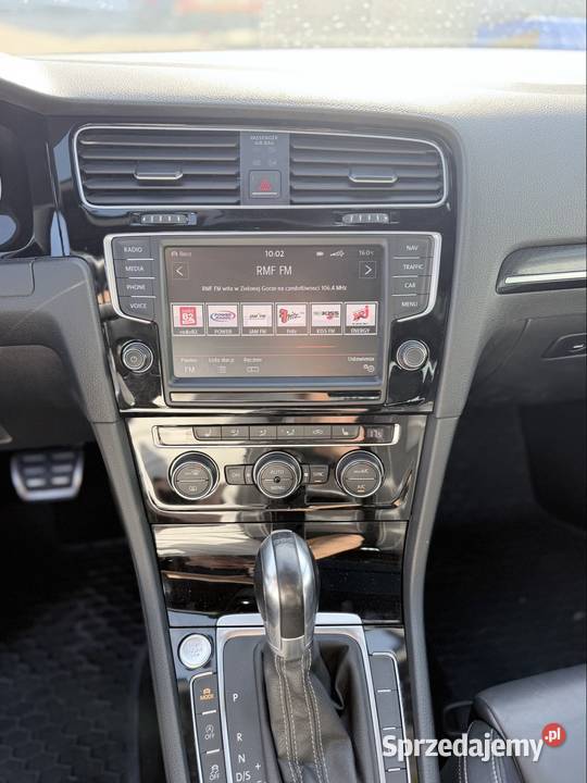 Volkswagen Golf 7 R Variant 20 TSI 300 4Motion Rok produkcji 2015