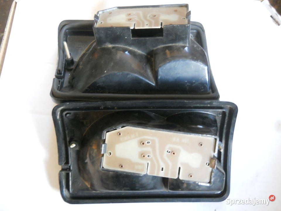 Tylne prawe lampy Fiata 126 Biecz