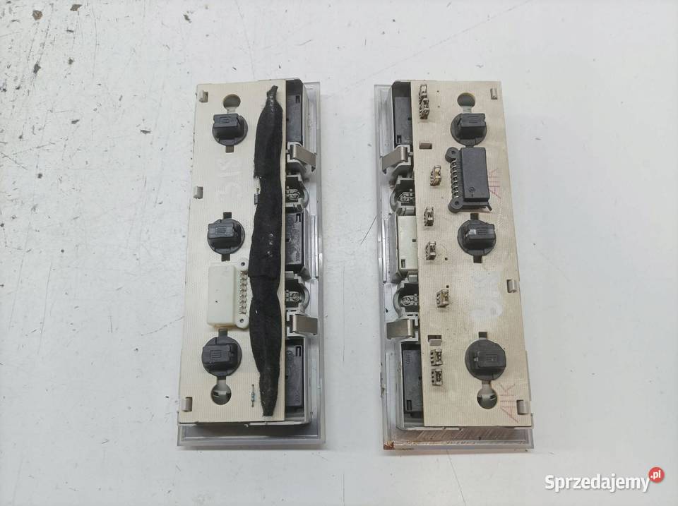 LAMPKA PODSUFITKI KOMPLET 8379700 8379699 Bmw Motoryzacja