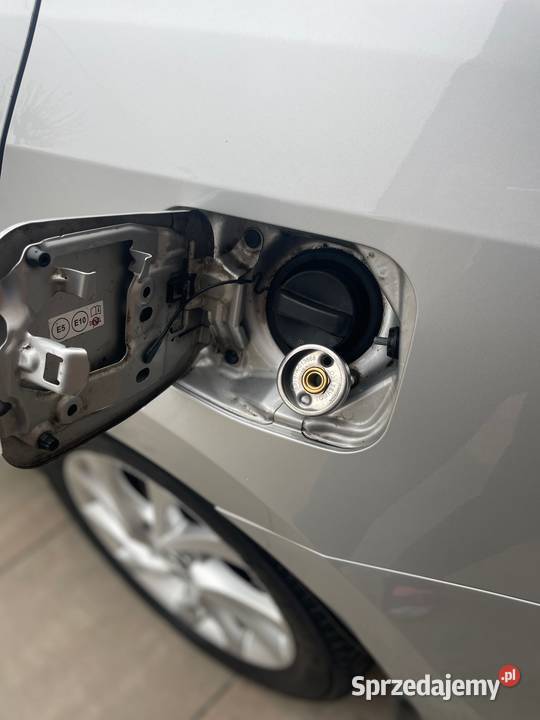 Toyota Corolla E18 16 132 LPG Salon bezwypadkowa Warka