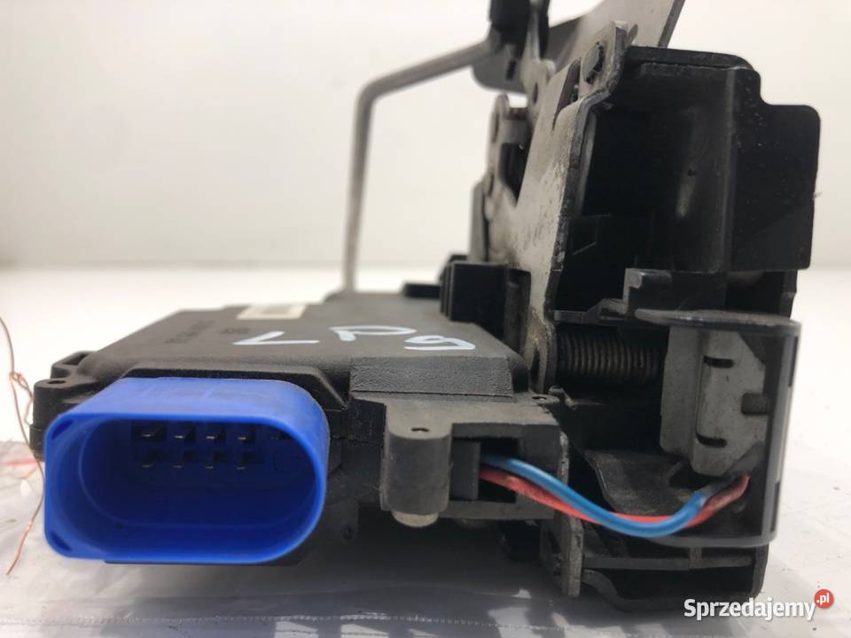 ZAMEK DRZWI LEWY PRZÓD AUDI A3 8P Hatchback osobowe