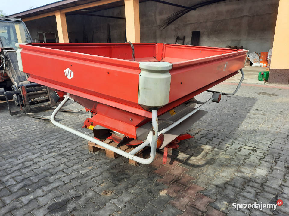 Rozsiewacz nawozów mineralnych LELY CENTERLINER Rozsiewacze nawozów