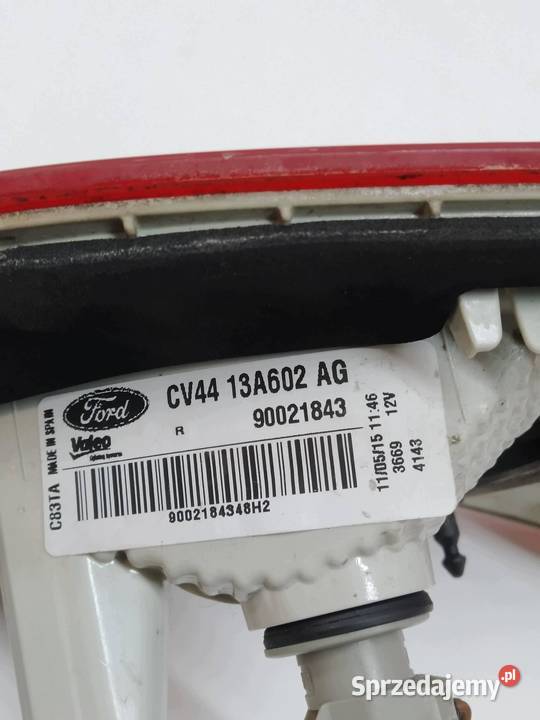 LAMPA TYŁ W KLAPĘ PRAWA CV4413A602AG Ford Kuga