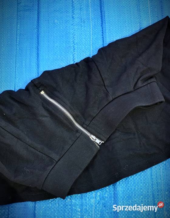 Czarna spódnica rozkloszowana z zamkiem HM XS Gorzów Wielkopolski