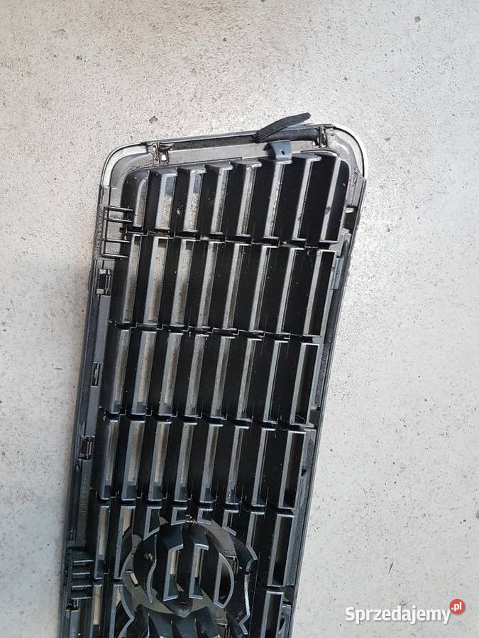 AUDI A8 D2 GRILL ATRAPA 4D0853651M osobowe Turkowice