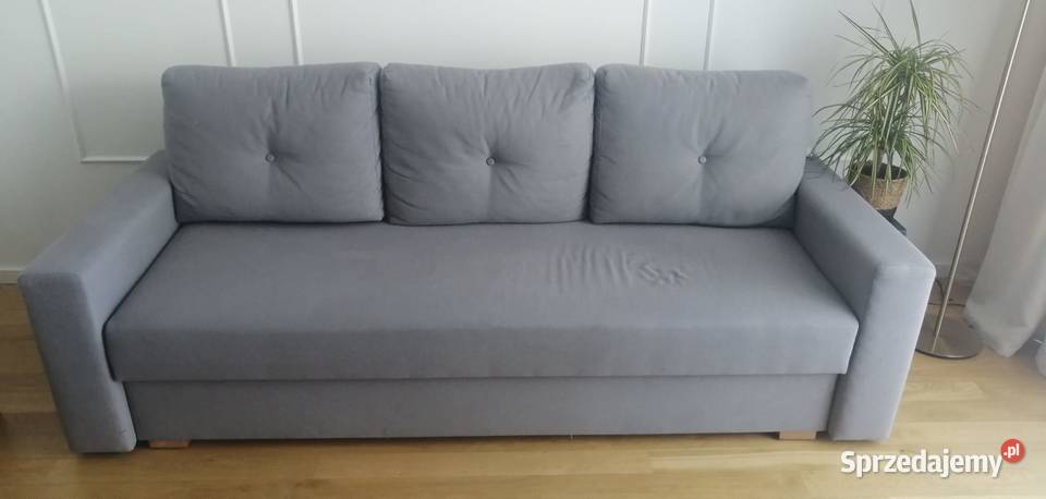 Rozkładana sofa z pufą