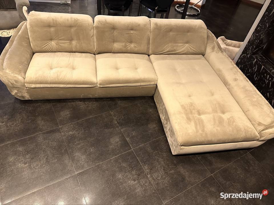 Wygodna kanapa narożna z wysuwaną dostawką Radom