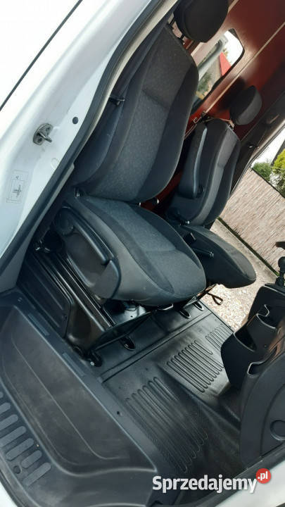 Opel Movano manualna