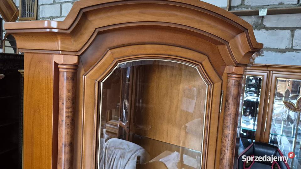 Duża witryna narożna stylowa włoska z intarją