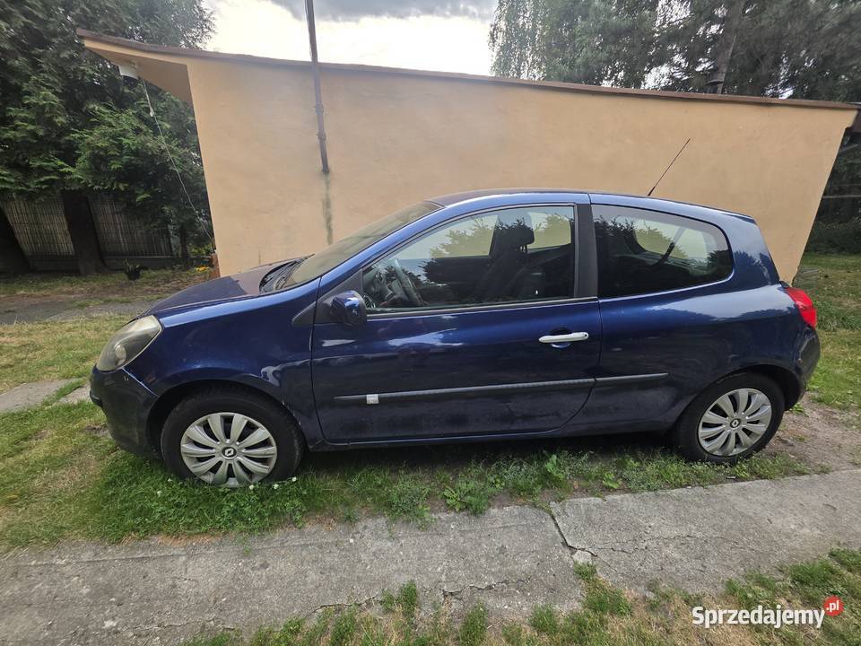 Sprzedam Clio 3 12 75 LPG na części uszkodzony