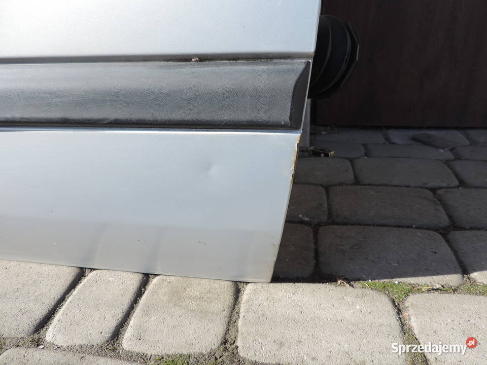 VW GOLF III HB 3D DRZWI PRZEDNIE PRAWE LB7Z Drzwi