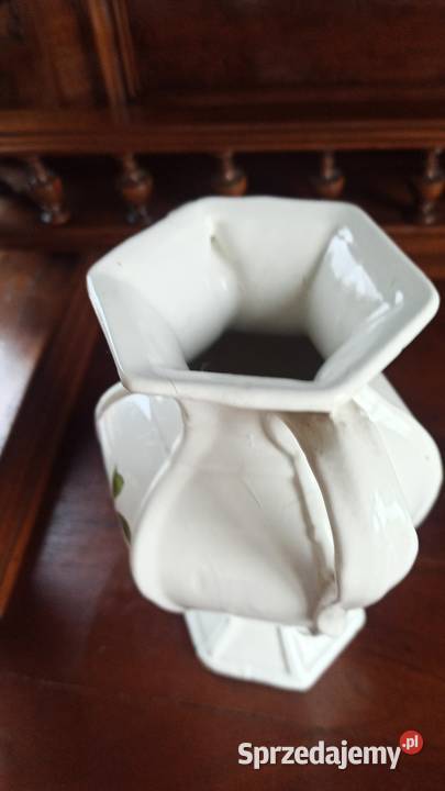 Amfora Wazon Biały
Wazon dekorowany jest Gdańsk