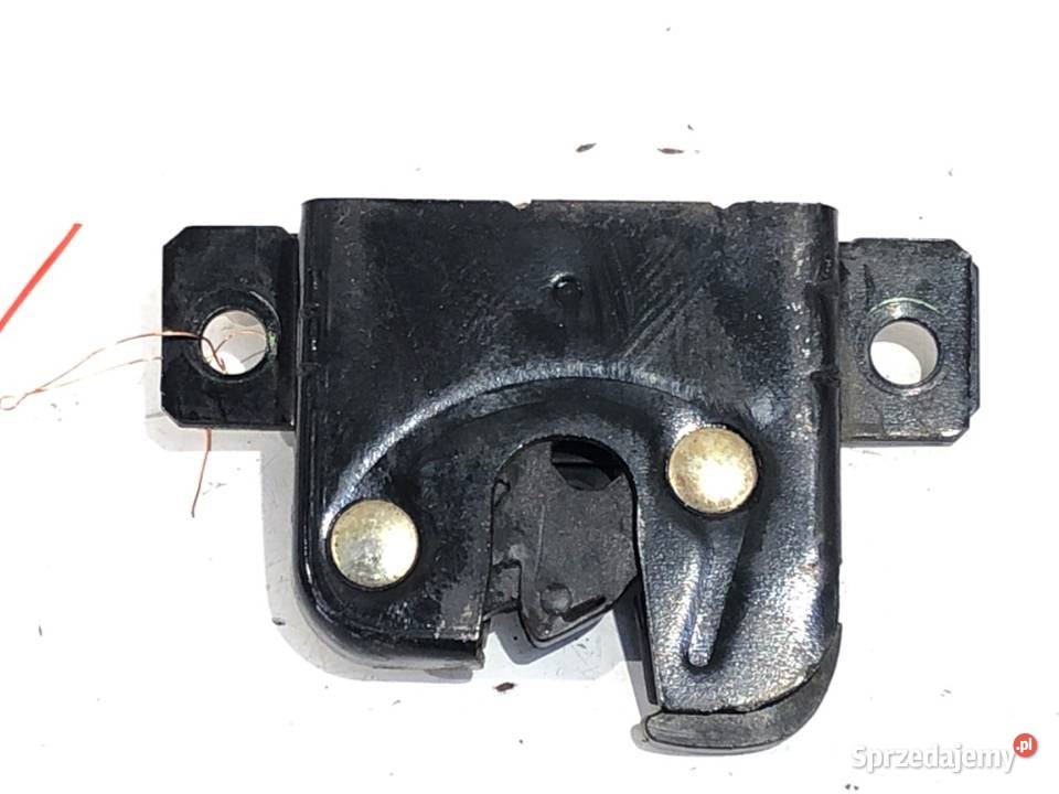 ZAMEK KLAPY TYŁ VW PASSAT B5 FL Hatchback 0005