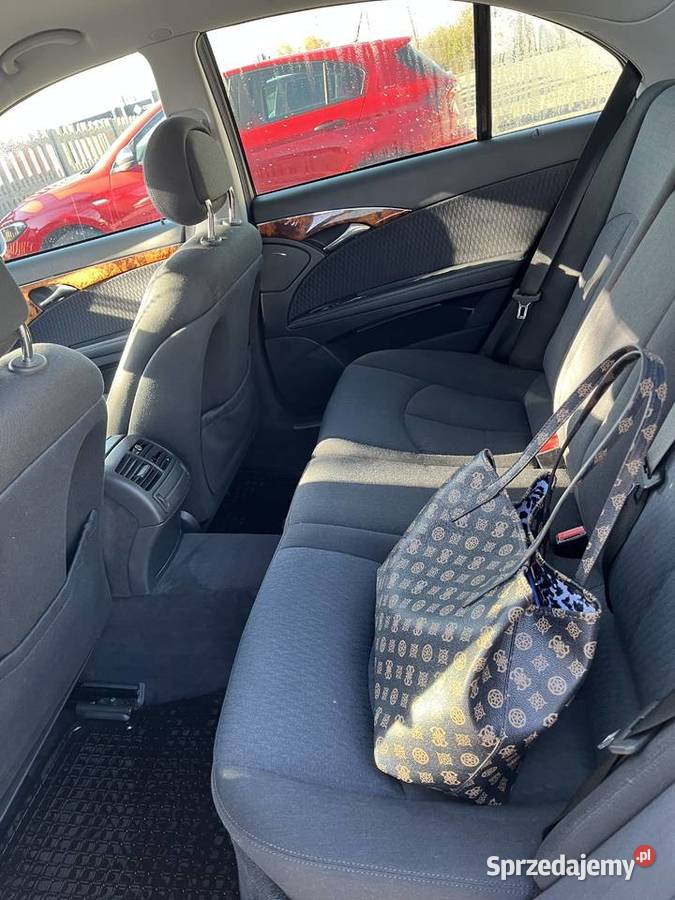 Sprzedam samochód marki mercedes benz 242000km
