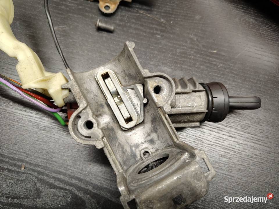 Bmw e36 stacyjka z immobilizerem kluczyk komplet Aleksandrów Łódzki sprzedam