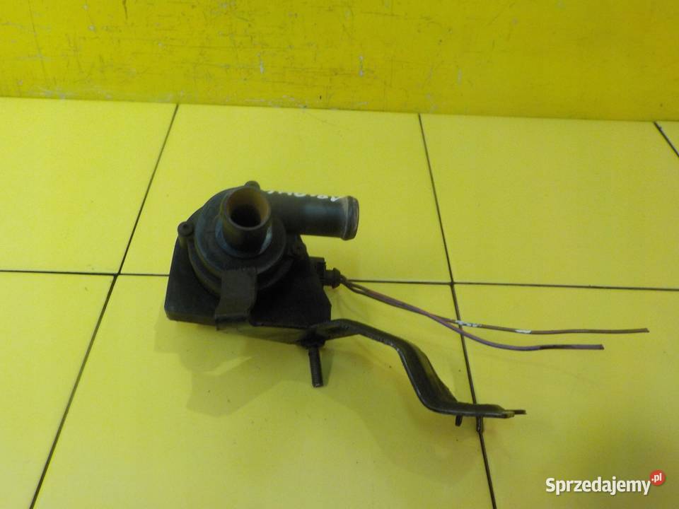 A3 8P SUPERB GOLF 18 TFSI 10r 160 CDA pompa wody