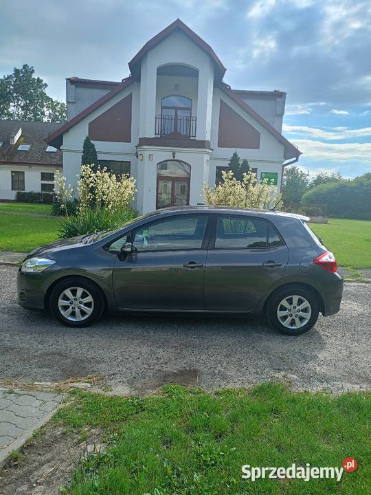 Toyota Auris Zadbana Mały przebieg Pierwszy manualna Auris