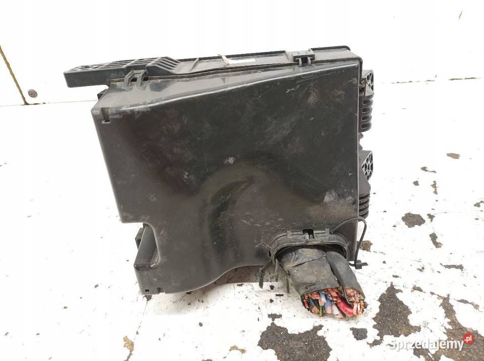 SKRZYNKA BEZPIECZNIKÓW 914513U484 17 CRDI 115 sprzedam