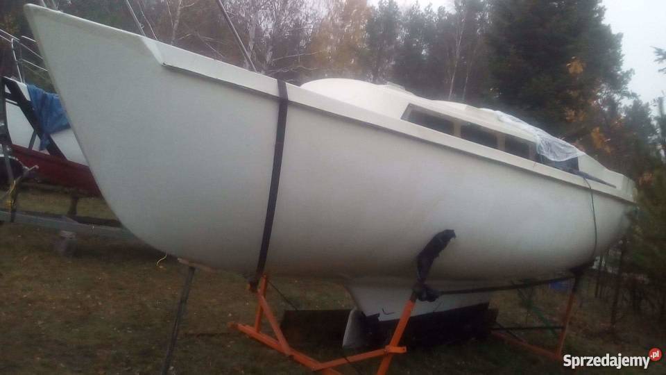 Jacht kabinowy uszkodzony do remontu łódzkie Pabianice sprzedam