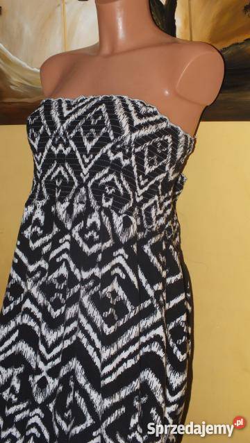 Sukienka maxi w kolorze czarnym w białe wzory