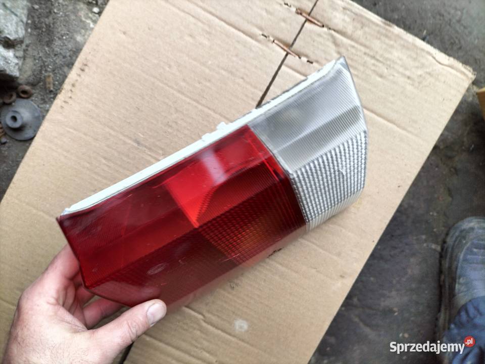 LAMPA TYŁ TYLNA LEWA AUDI 80 HELLA lubelskie Kamień-Kolonia sprzedam