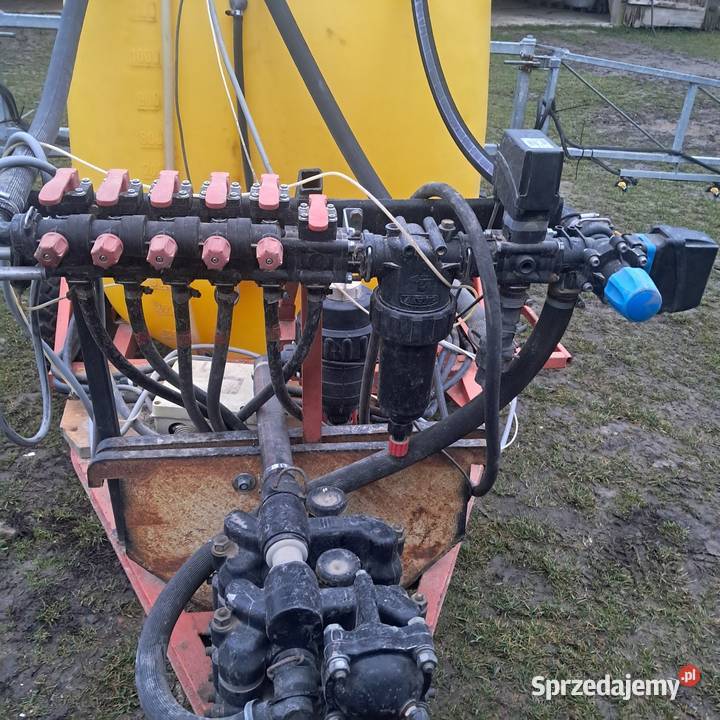 Sprzedam opryskiwacz 1200l Oleśniki