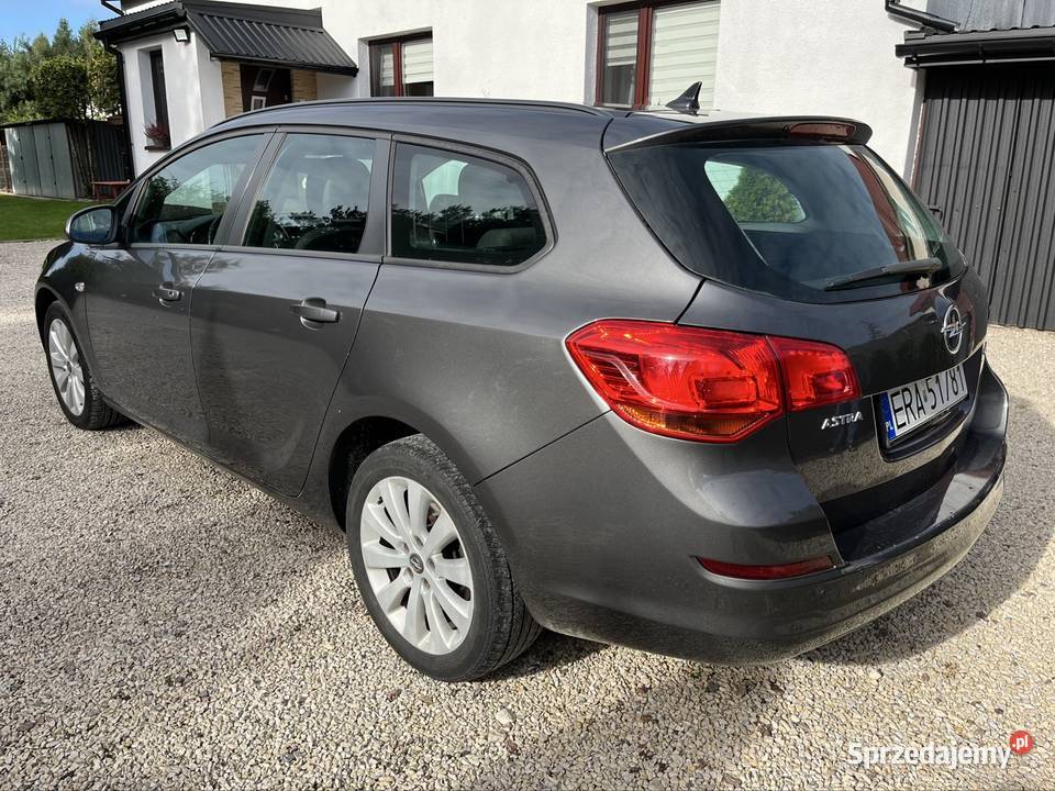 Opel Astra J 17 CDTI 110KM Astra Radomsko