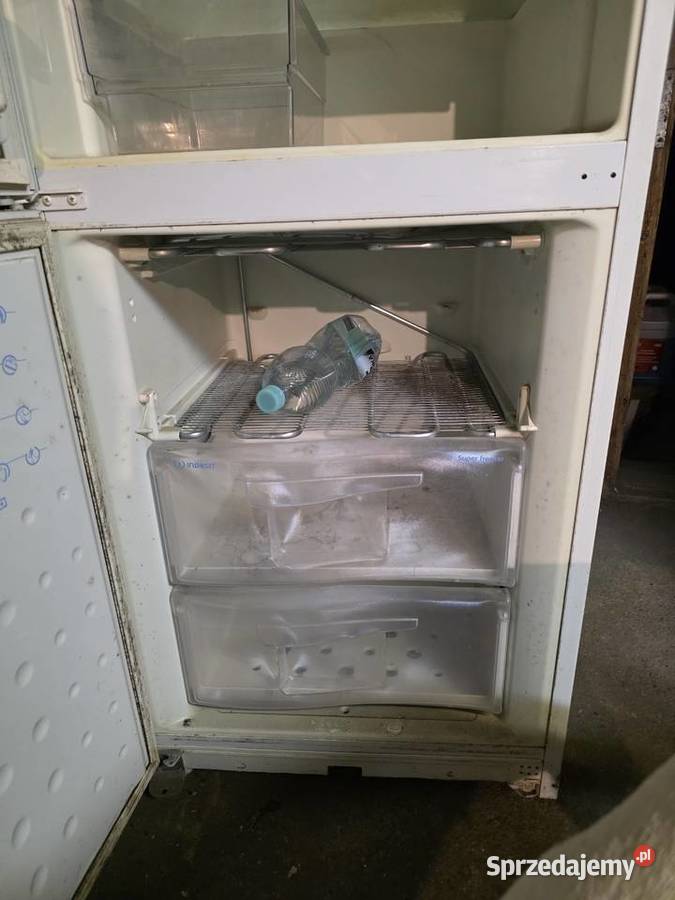 Lodówka Indesit wysoka 181 wolnostojące Dobrowoda sprzedam